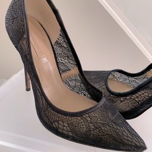 BCBG Lace Pumps Sz 7